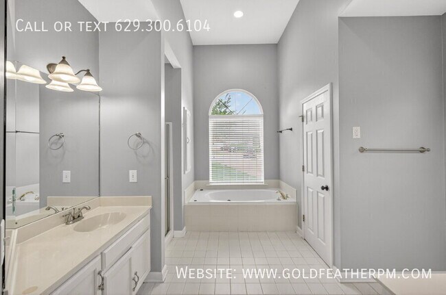 Building Photo - 3940 Waterford Way