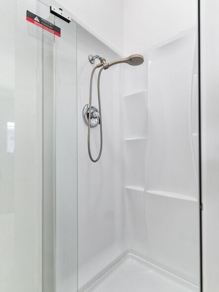 Building Photo - 1116 E 1st St