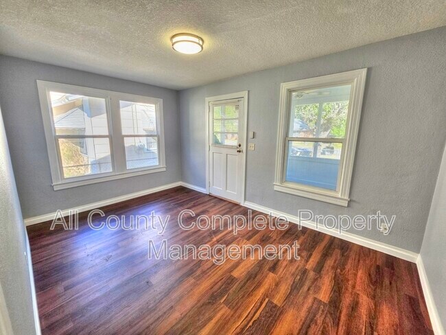 Building Photo - 616 Woodbine St