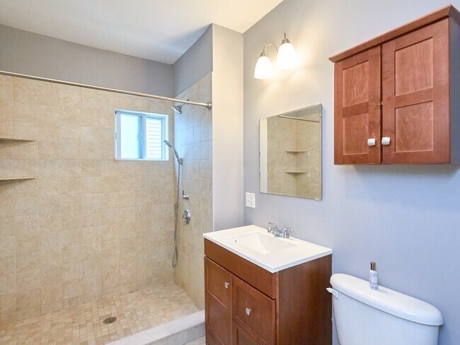 Building Photo - 447 Ashmont St