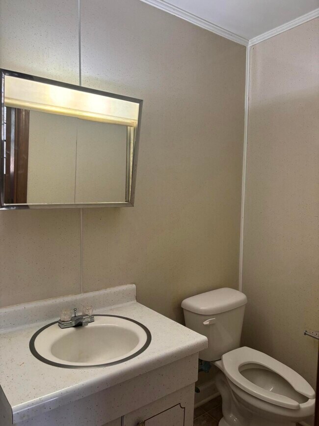 Building Photo - 232 Pinckney St