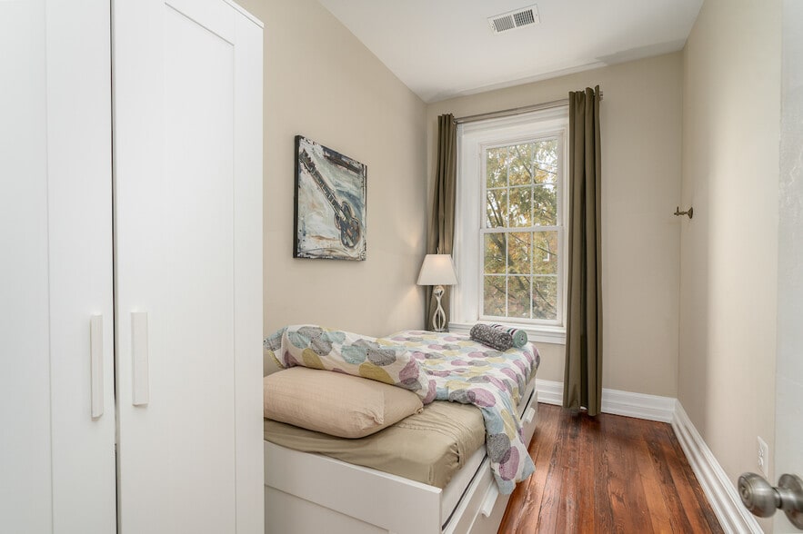 fourth bedroom on second floor - 403 P St NW