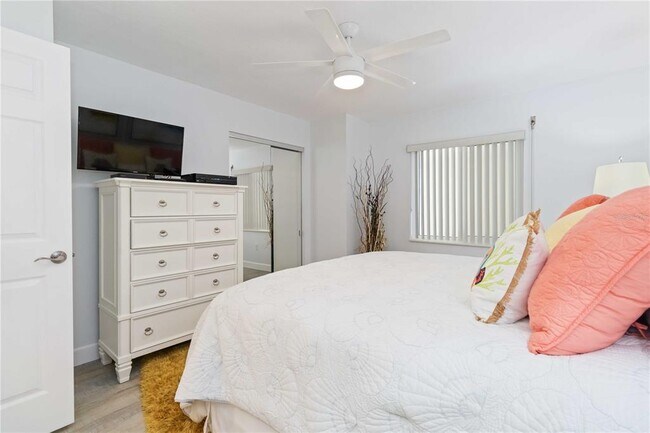 Building Photo - 3400 Ocean Beach Blvd