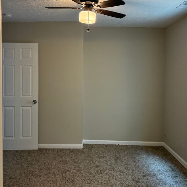 Building Photo - Two Bed and Two Bath House ready for Rent