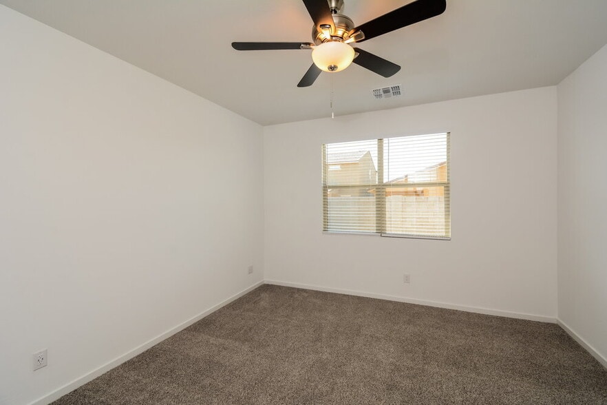 Building Photo - 12641 W Daley Ln