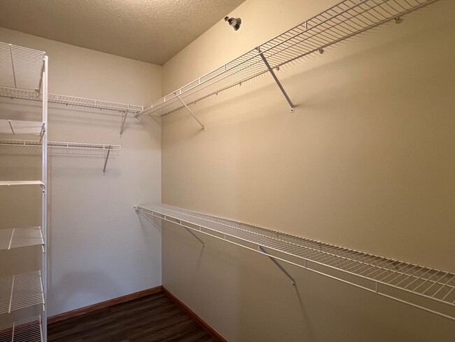 Building Photo - 2323 E Porter Ave