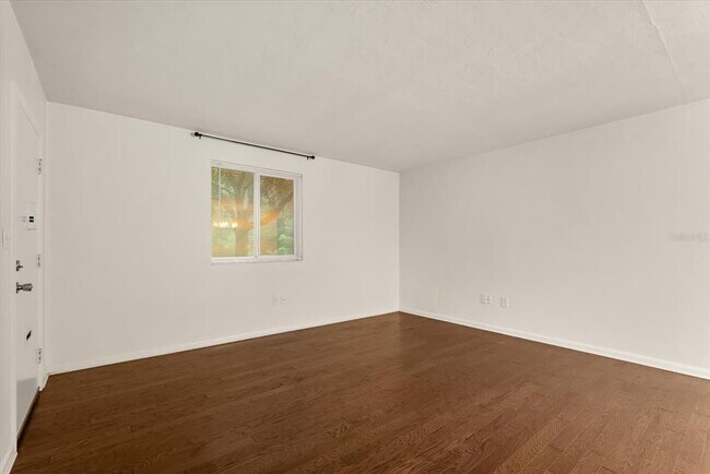 Building Photo - 1140 S Orlando Ave