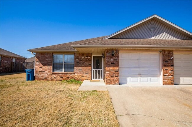 Primary Photo - 303 NW Abbey Pl