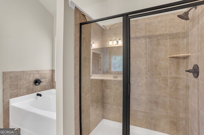 Building Photo - 568 Garden View Ct