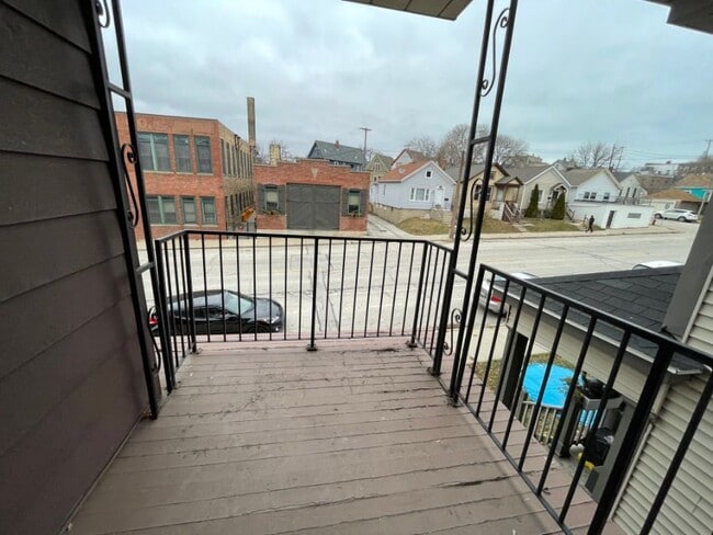 Building Photo - 311 E Lincoln Ave