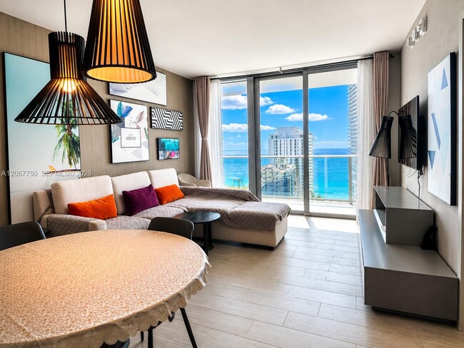 Building Photo - 4010 S Ocean Dr