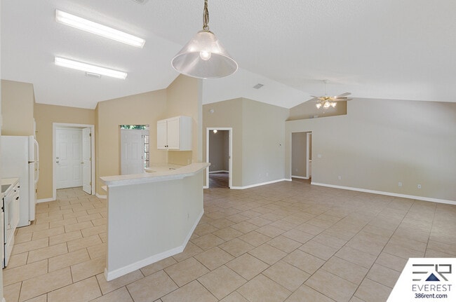 Building Photo - 83 Brushwood Ln