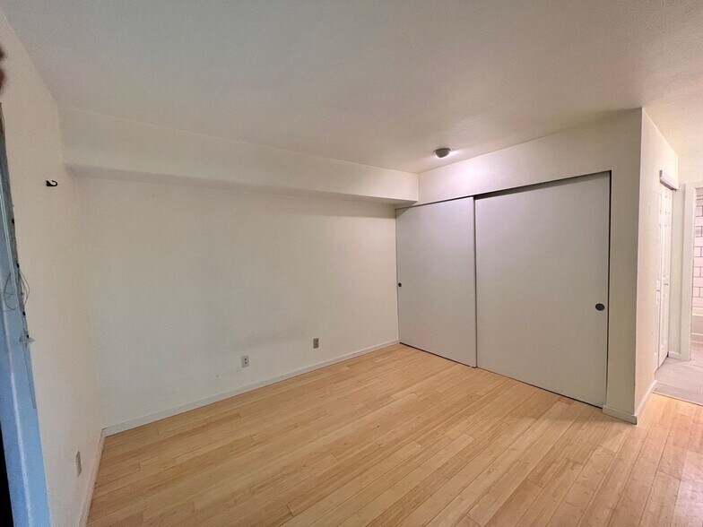 Building Photo - Underground Parking Spot!!!