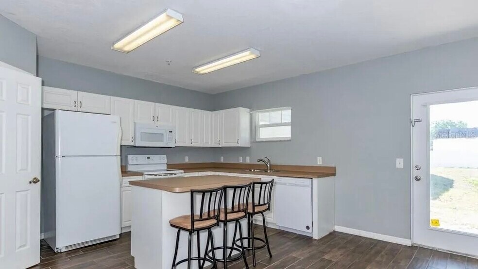 Building Photo - 5313 Terraza Ct