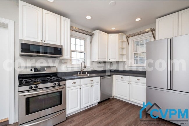 Building Photo - 16 2nd Ave S