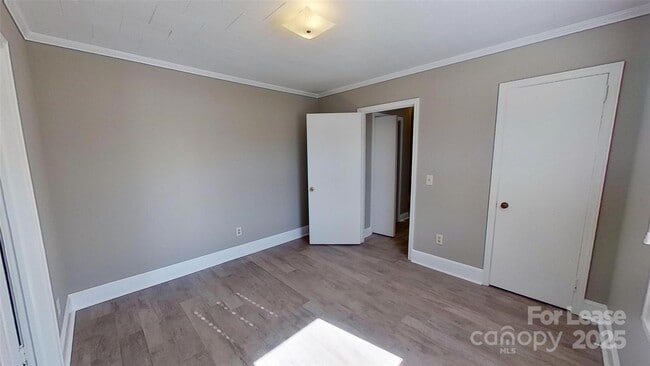 Building Photo - 3740 Pleasant Plains Rd