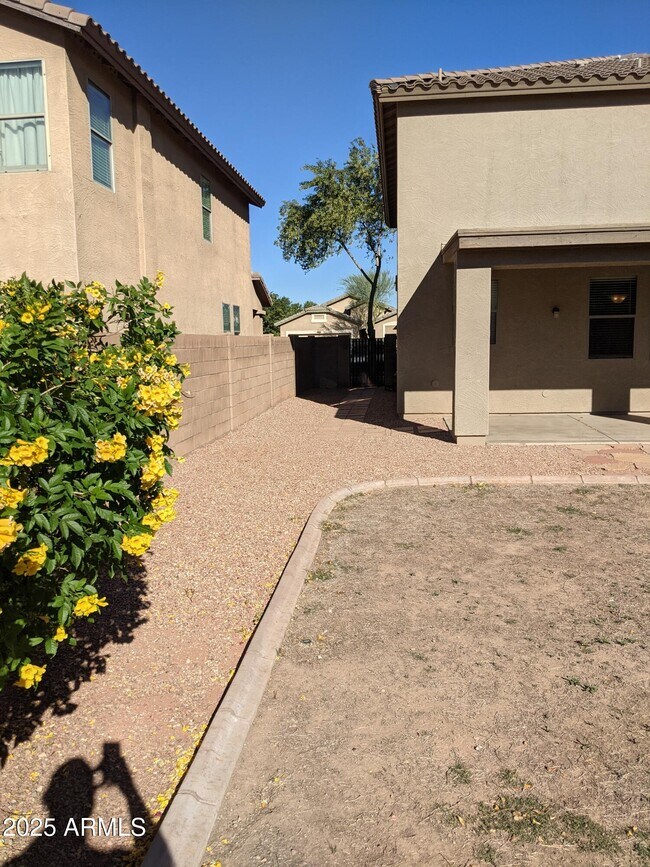 Building Photo - 12039 W Louise Ct