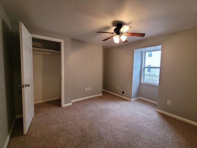 Building Photo - Beautiful 2 Bedroom Home in South Side - C...