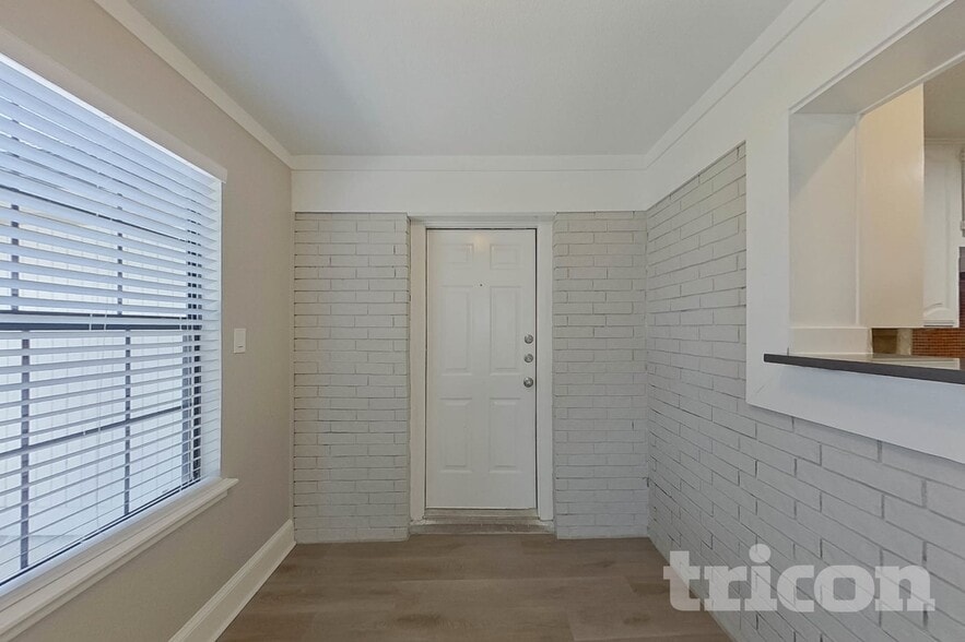 Building Photo - 7724 Grassland Dr