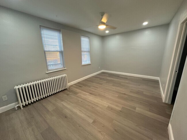 Building Photo - 6236 Hasbrook Ave