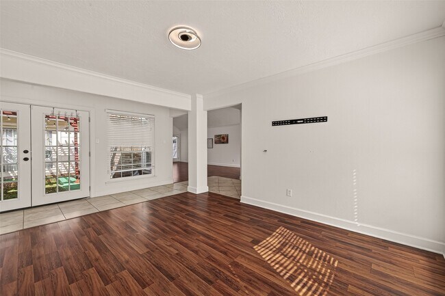 Building Photo - 11414 Meadow Lake Dr