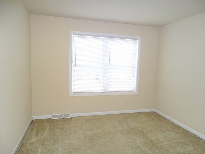 Building Photo - 1296 Overlook Rd