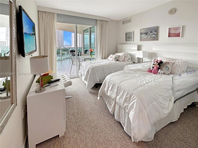 Building Photo - 250 Sunny Isles Blvd