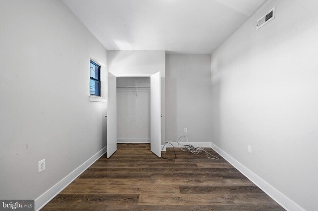 Building Photo - 1217 S 28th St