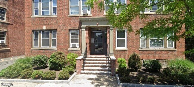 Primary Photo - 192 Washington St