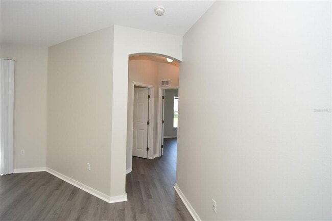 Building Photo - 4 Lynn Pl