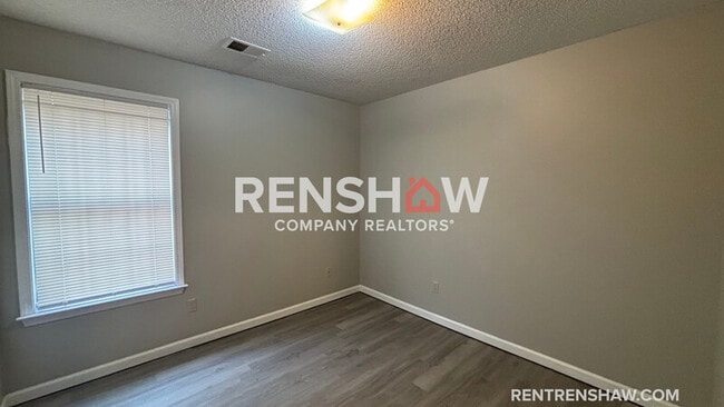 Building Photo - 4198 Meadow Valley Dr E