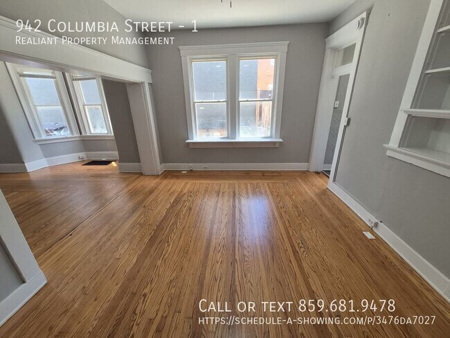 Building Photo - 942 Columbia St