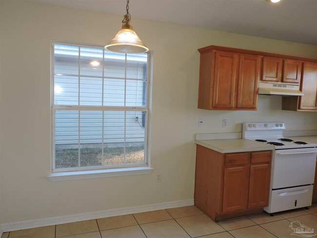 Building Photo - 2513 Gulf Breeze Ave