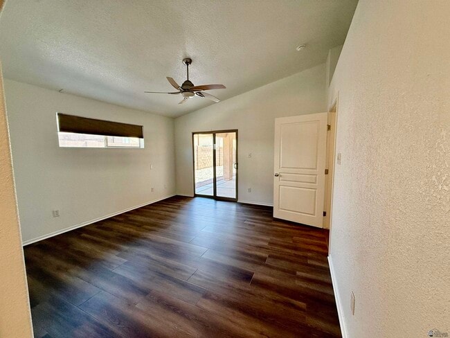 Building Photo - 10607 S Avenida Canela