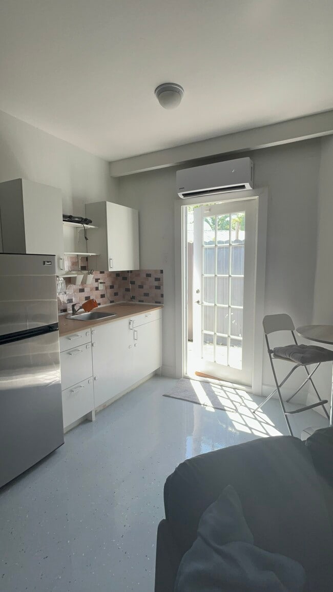 Primary Photo - 6701 SW 67th Ave