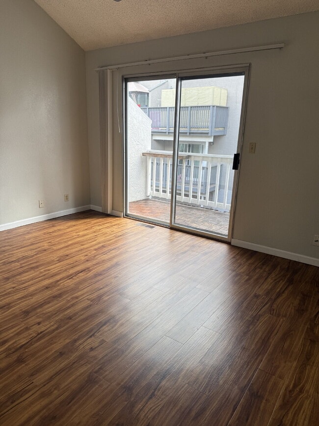 Building Photo - Charming 2-Bedroom, 2.5-Bath Home Just a Short Walk to Downtown Pleasanton