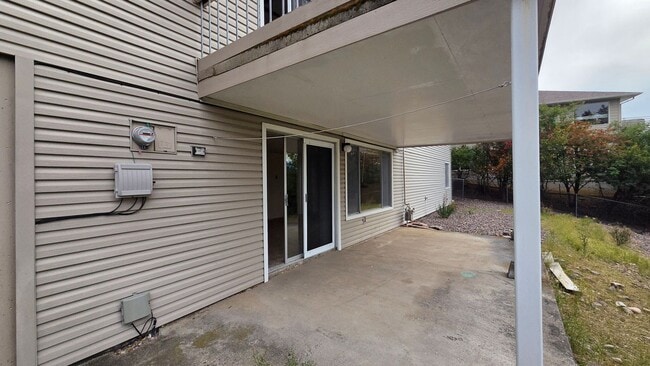 Building Photo - 411 Westview Dr