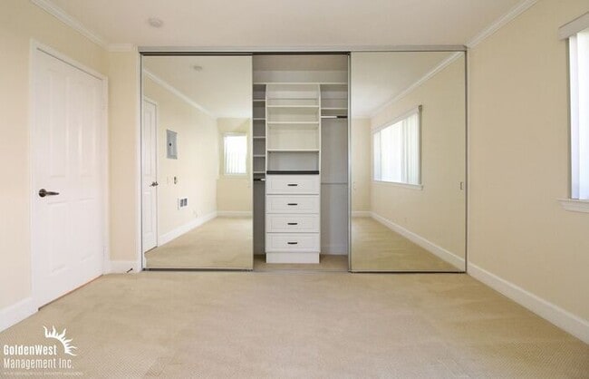 Building Photo - Charming 1Bdm 1Ba Condo in La Jolla