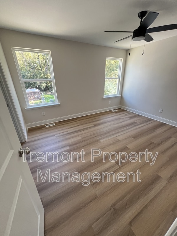 Building Photo - 1310 E 36th St