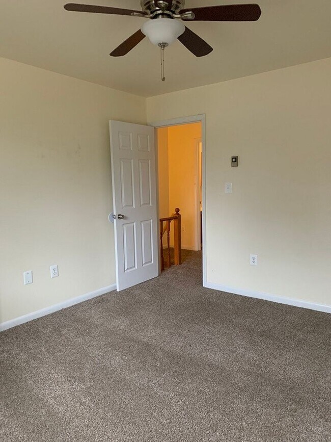 Building Photo - 13926-13928 Maugansville Road