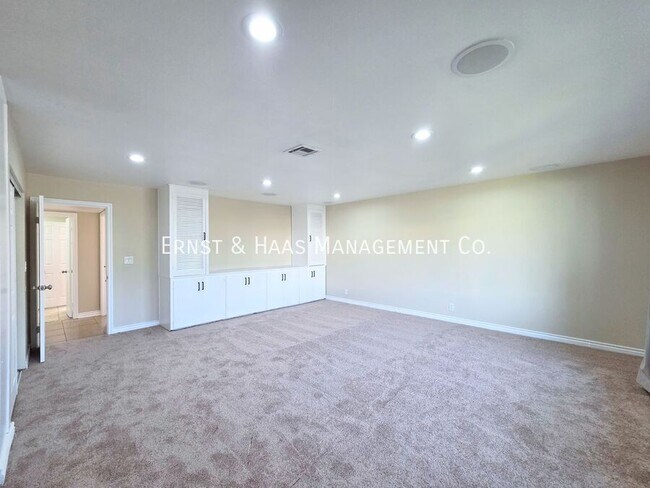 Building Photo - 926 E Bastanchury Rd