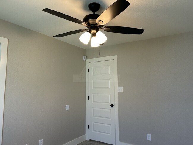 Building Photo - 316 Timber Ridge Dr