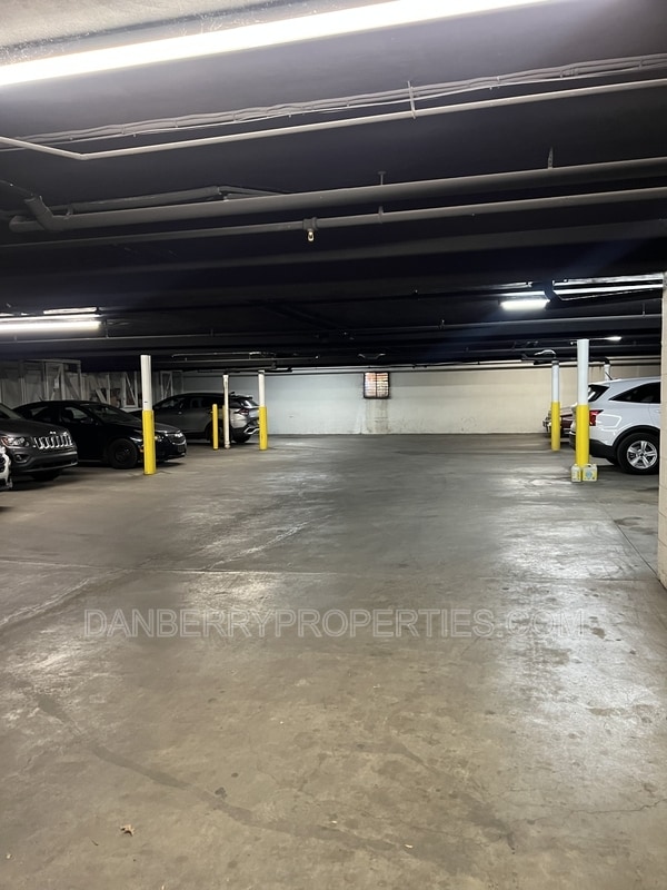 Building Photo - 3940 Jackman Rd