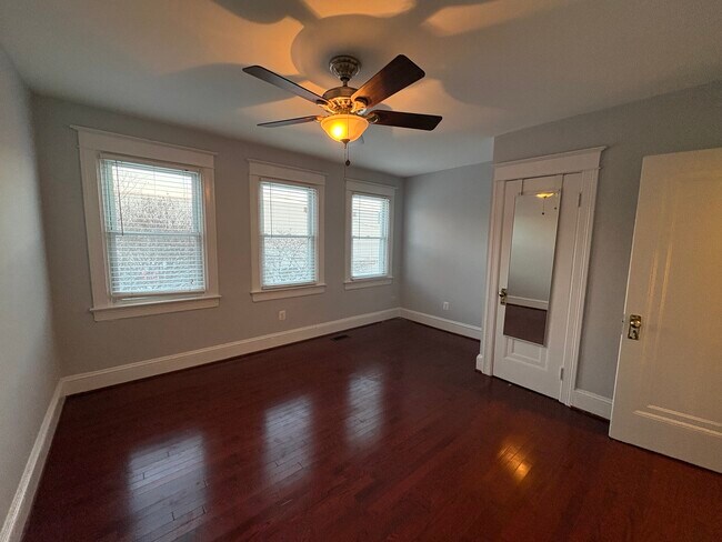 Building Photo - Edgewood Rowhouse