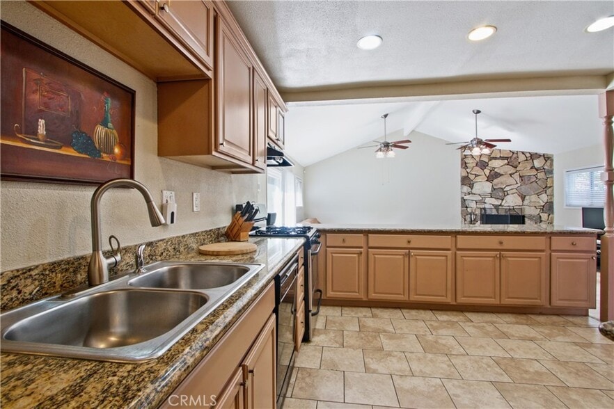 Building Photo - 8725 San Antonio Dr