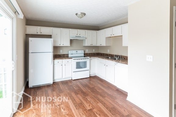 Building Photo - 1066 Esther Dr