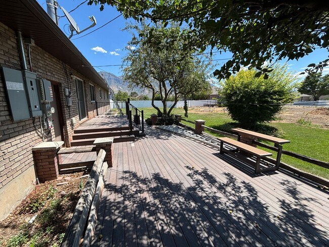 Building Photo - Nice Rambler home with a finished basement in desirable neighborhood