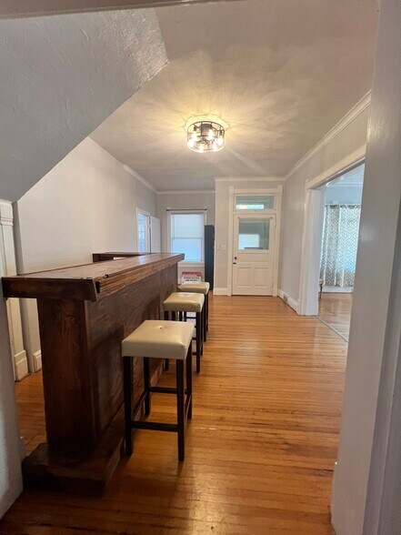 Bar area - 1405 W Barker Ave