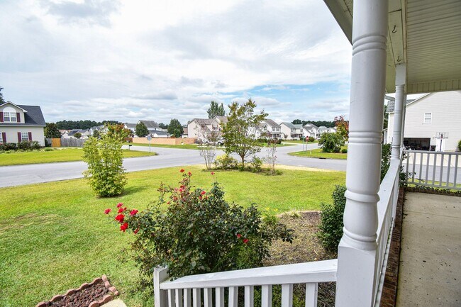 Building Photo - COMING SOON~3 Bedroom 2.5 Bathroom with a Large Deck and Bonus Room!