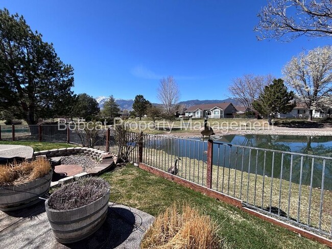 Building Photo - 1054 Camellia Ct